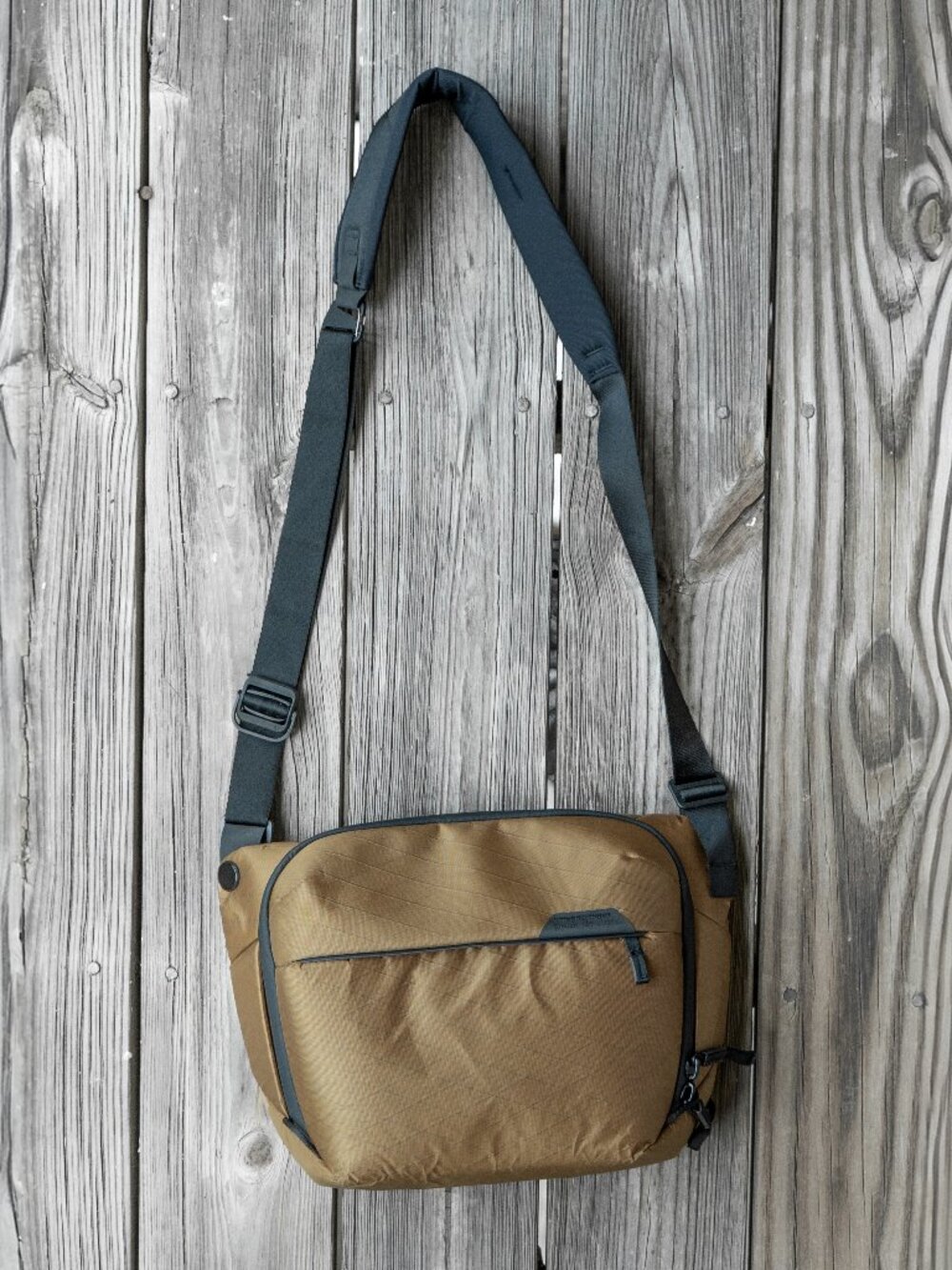 Peak Design Camera Bag Everyday Sling V2 6L Coyote X-Pac Adjustable Strap